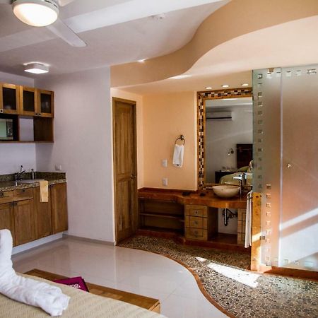 Hotel Andales On The Bay Suites Puerto Vallarta Eksteriør bilde