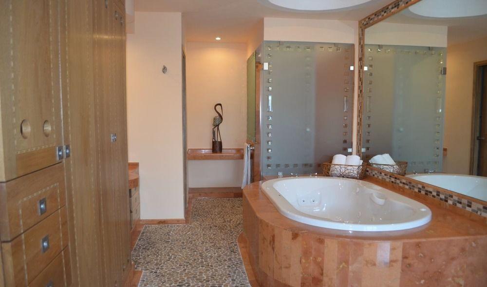 Hotel Andales On The Bay Suites Puerto Vallarta Eksteriør bilde